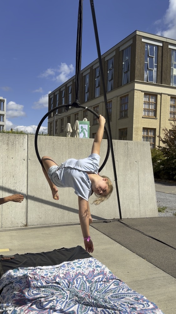 Mathilde spinning on an aerial hoop